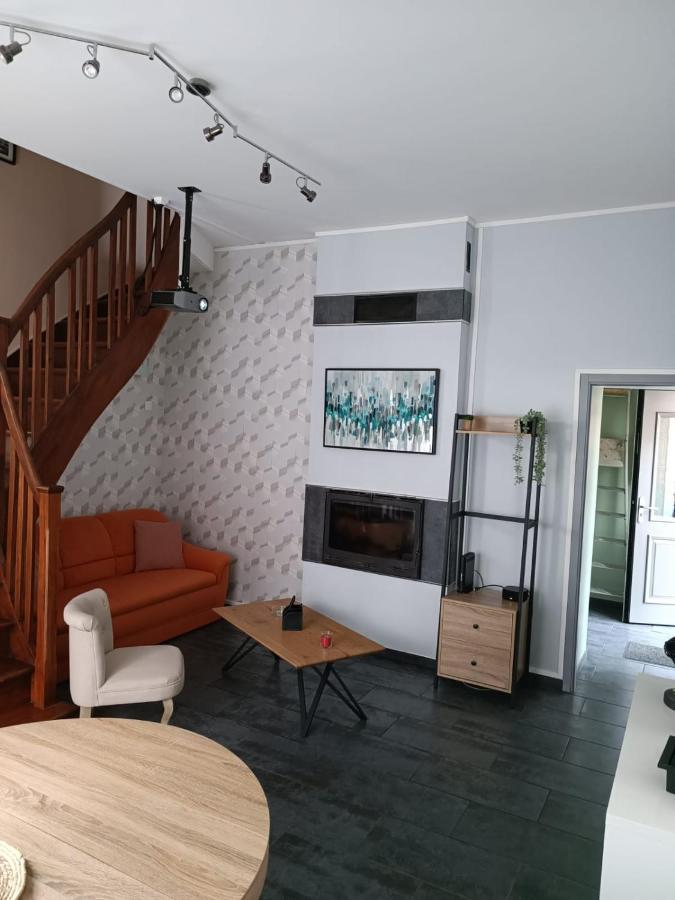 Maison Chaleureuse Avec Netflix Et Ps5 Valenciennes Exterior photo